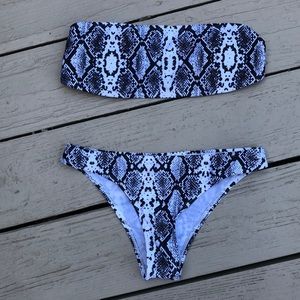 NWOT black and white python snake skin print strapless bikini